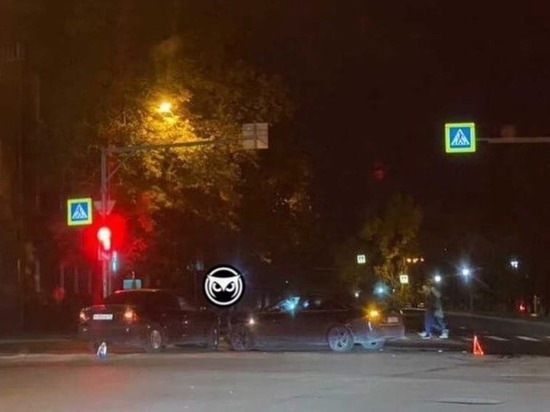 Ночное ДТП в Пензе: две черные машины не поделили дорогу
