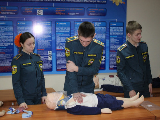 Пожарные оказали первую помощь жительнице Красноярска