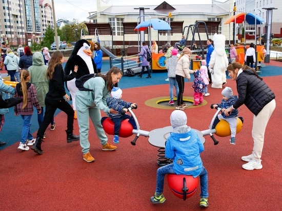 Огромная игровая площадка для детей открылась в Салехарде