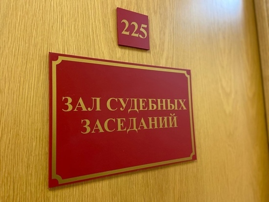 В Новомосковске мужчина пошел под суд за грабеж магазина
