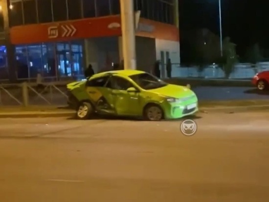 В Пензе ночью произошло жесткое ДТП с такси