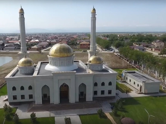 В Чечне открыли мечеть имени прадедушки Кадырова