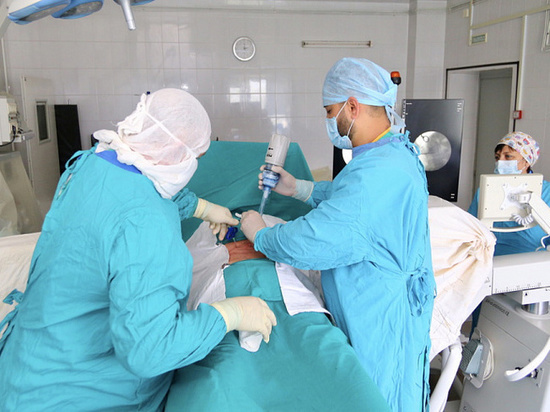 В Тобольске врачи научились «цементировать» разрушенные позвонки