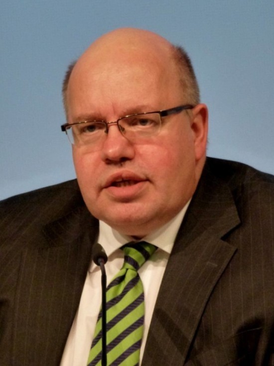 Министру экономики ФРГ стало плохо на заседании комитета бундестага