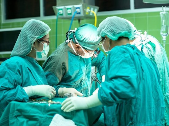 Хирурги Бурятии сделали сложнейшую операцию пожилому пациенту