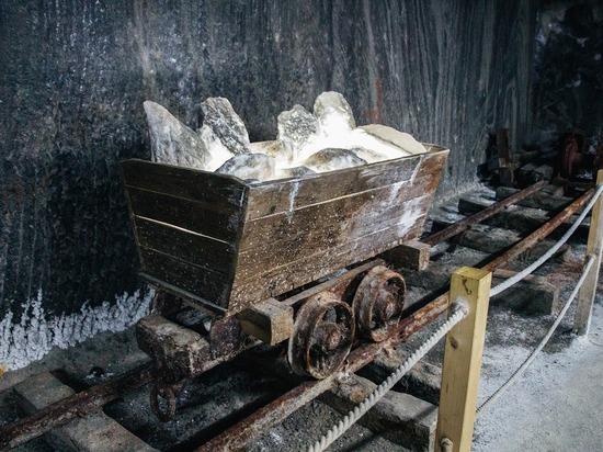 В луганской шахте оборвалась клеть с горняками: есть погибшие