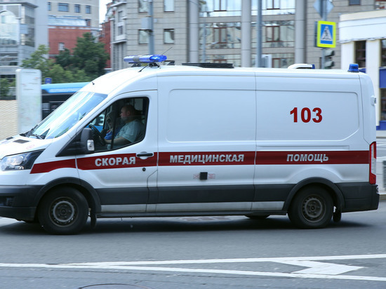 8-летний мальчик получил тяжелые травмы после падения с гаража в Москве