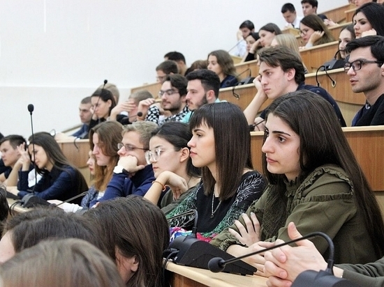 Девять студентов вузов Краснодарского края ежемесячно будут получать выплаты от Правительства РФ
