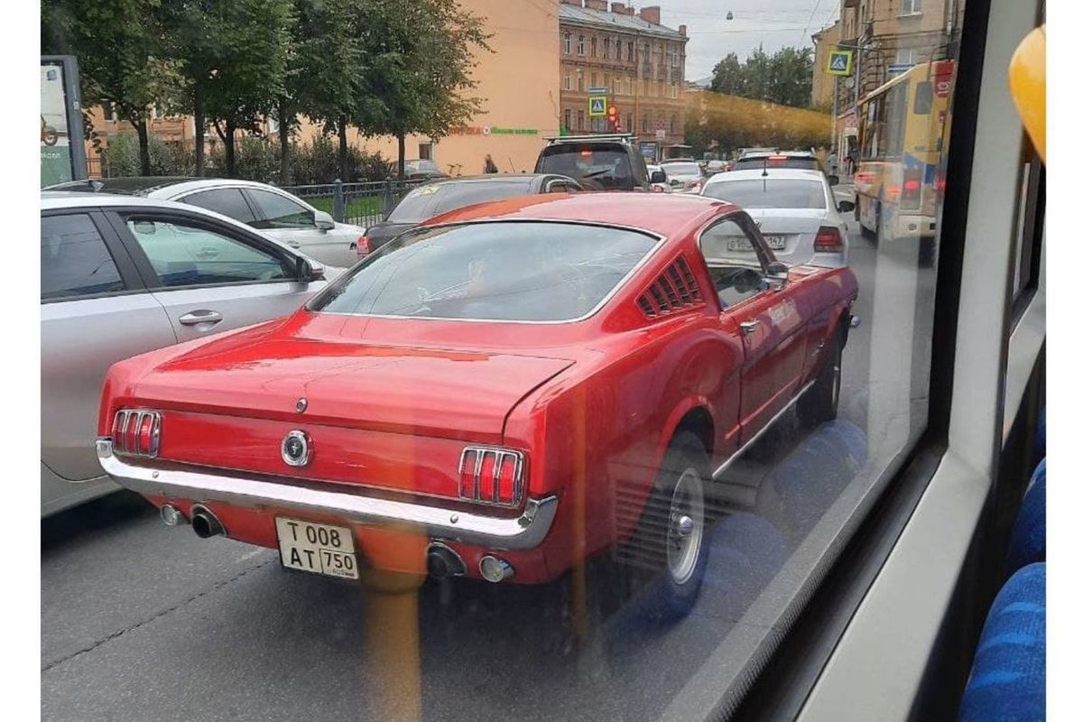 Ford Mustang 1965 каршеринг