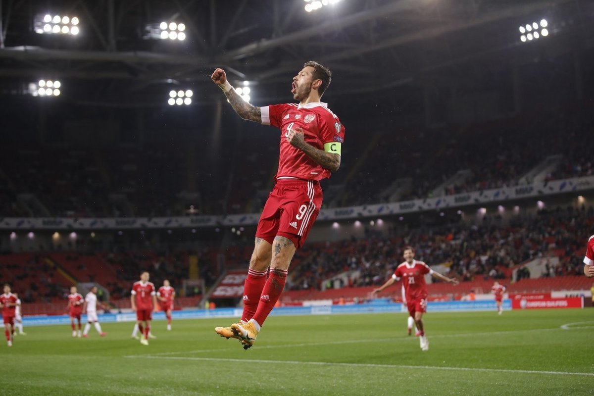Смолов забил первый гол за сборную с 2019 года, но игра оставила много вопросов