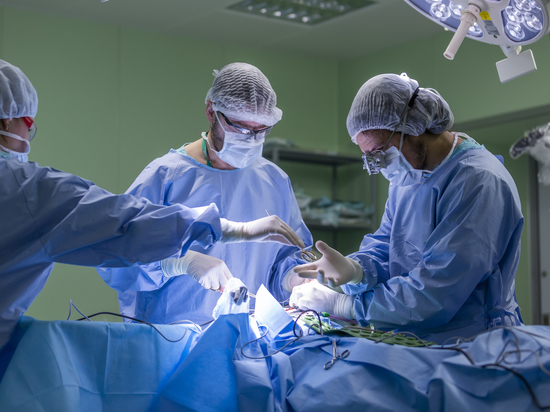 Новосибирские хирурги удалили опухоль мозга пациенту из Германии
