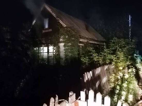 На пожаре в дачном доме в Шелехове погибли мужчина и женщина
