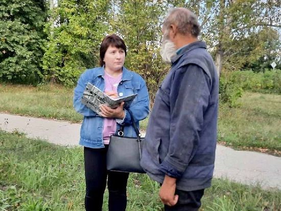 Живущий в подъезде новомичуринской многоэтажки мужчина отказался от помощи