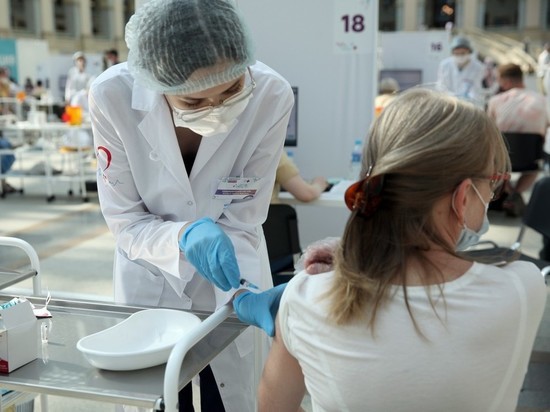 Росздравнадзор получил 7 тысяч сообщений о побочных эффектах от вакцинации