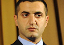 Экс-министр обороны Грузии Давид Кезерашвили признан виновным в растрате 5 млн евро и заочно приговорен к пяти годам лишения свободы