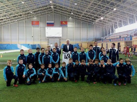 Команда юных футболистов Магаданской области вернулась со сборов из Москвы