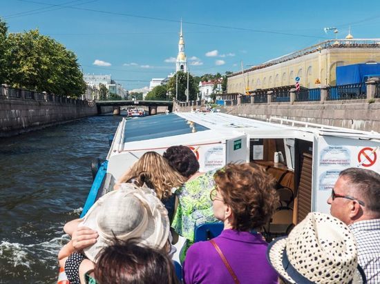 В Смольном назвали сроки восстановления туристической отрасли Петербурга