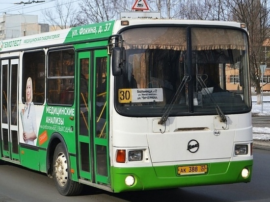 У брянского автобуса №30 изменился график движения в будни