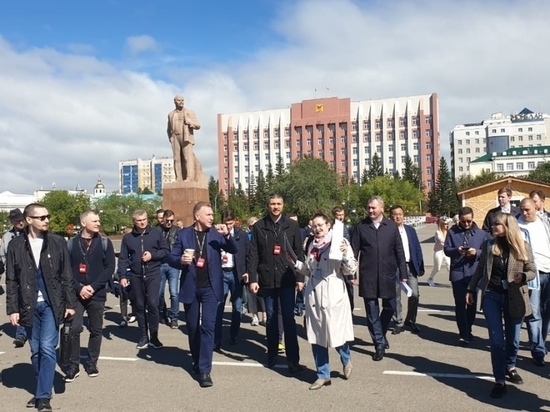 Осипов провел экскурсию по Чите для делегации ВЭБ.РФ во главе с Шуваловым