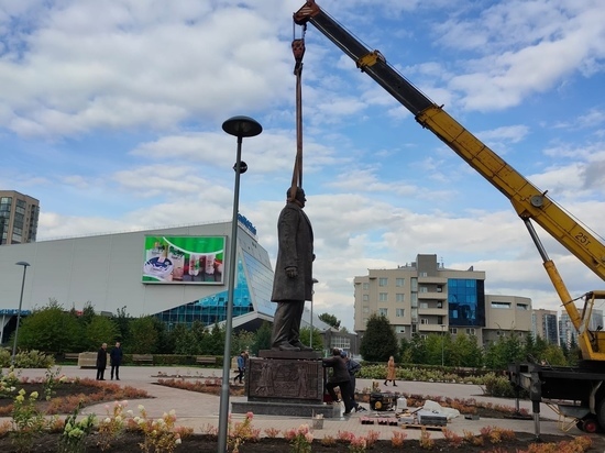5-метровый памятник Павлу Федирко установили в Парке 400-летия Красноярска