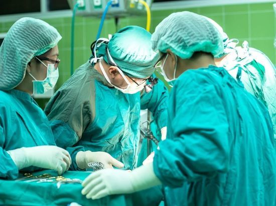 Онкологи из Великого Новгорода спасли жизнь пациентке, проведя уникальную операцию
