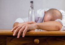 Главным признаком зависимости от алкоголя является отрицание факта непреодолимой тяги к спиртным напиткам, уверен замминистра здравоохранения Олег Салагай