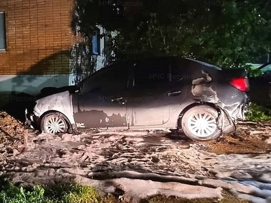 Ночью в Гагарине горел автомобиль «Рено Логан», не исключен поджог