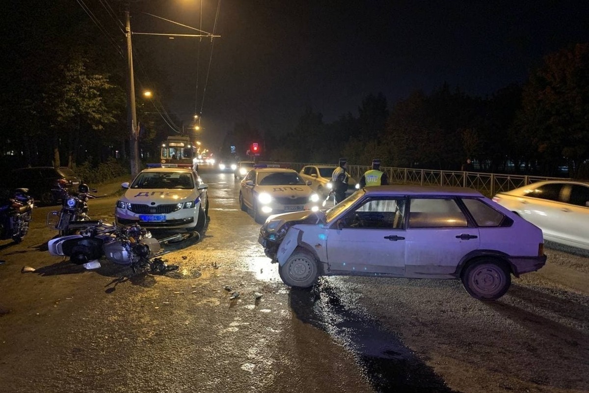 В Йошкар-Оле водитель ВАЗ-2109 скрылся после столкновения с мотоциклом - МК  Йошкар-Ола