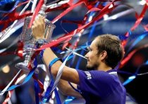 Российский теннисист Даниил Медведев одержал победу в финале Открытого чемпионата США (US Open), обыграв серба Новака Джоковича