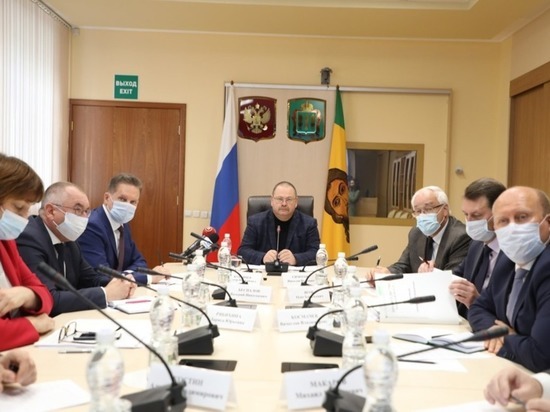 Олег Мельниченко поручил модернизировать школьные пищеблоки в области