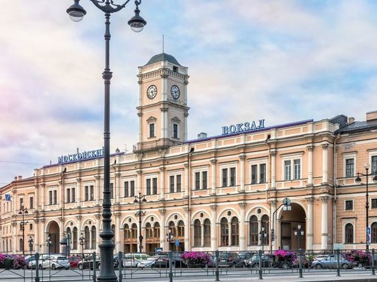 На Московском вокзале устранили заблокировавшее выход из метро подтопление