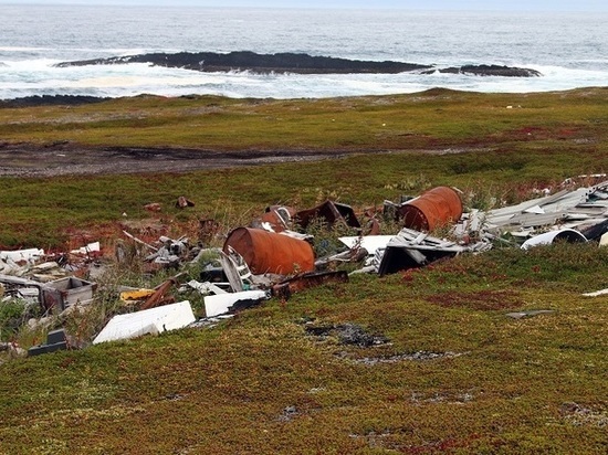 Около 17 кубов отходов собрал экологический десант в природном парке «Полуострова Рыбачий и Средний»