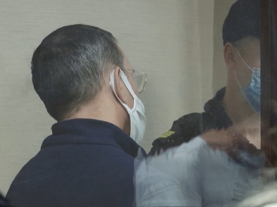 Против жены и сына экс-замглавы Барнаула возбудили уголовное дело из-за неуважения к суду