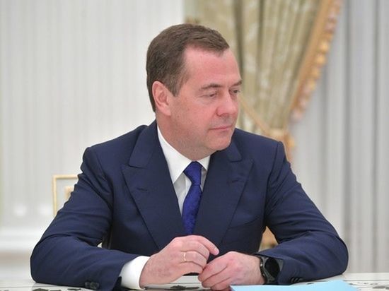 Медведев не появится на совещании Путина с правительством и «ЕР»