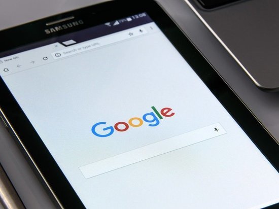 Песков не стал комментировать возможность ухода Google из России
