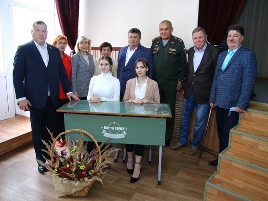В Канском педагогическом колледже открылась Парта Героя Советского Союза