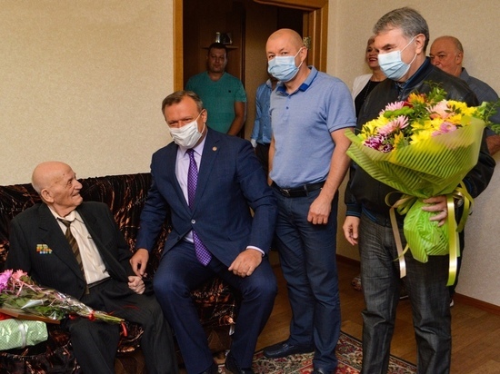 Житель Донецка и ветеран ВОВ отметил 100-летний юбилей