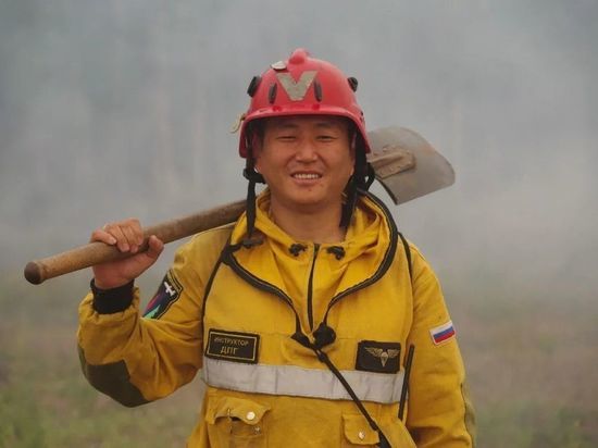 «МК» выяснил, кто те герои, тушившие пожары в Якутии