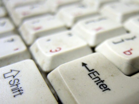 Депутат Пискарев допустил уголовное преследование Apple и Google