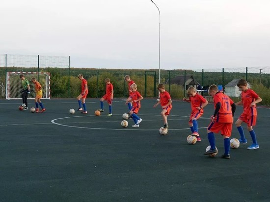 В Кузбассе открыли новую площадку для мини-футбола