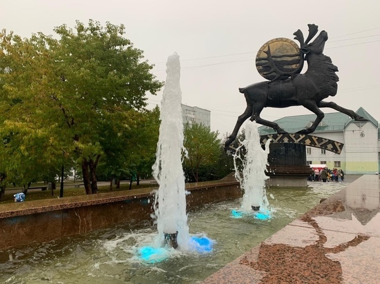 Знаменитый фонтан запустили после ремонта в Советском районе Красноярска