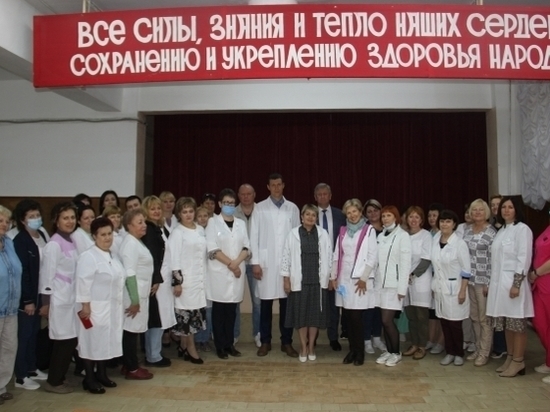Жирновскую ЦРБ возглавил 30-летний анестезиолог-реаниматолог