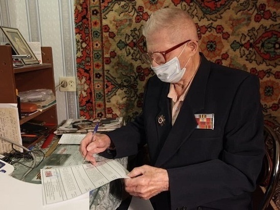 Ветеран Великой Отечественной из Челябинска проголосовал на дому