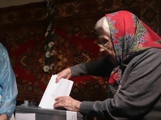 На выборах проголосовала 100-летняя ростовчанка