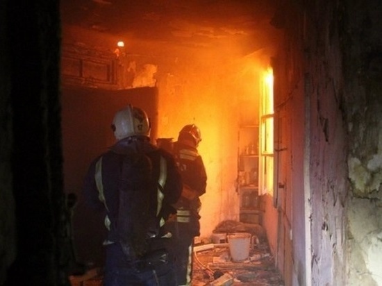В Ростовской области из горящего дома спасли людей