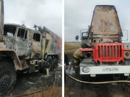 В Новосибирской области дотла сгорел пожарный автомобиль