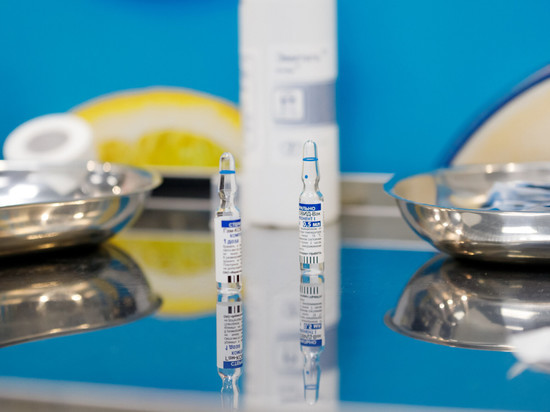 Более 180 тысяч псковичей сделали первую прививку от коронавируса