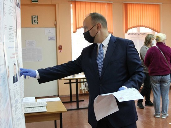 Председатель избирательной комиссии Мурманской области проголосовал на выборах