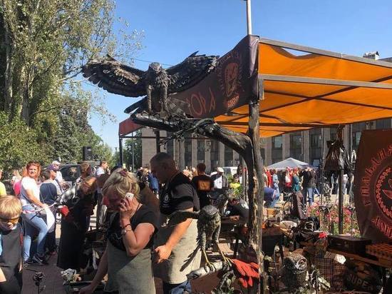 На кузнечном фестивале в Донецке открыли новую скульптуру: ВИДЕО