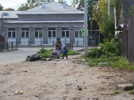 Тротуары и дорогу отремонтируют в псковском микрорайоне Любятово